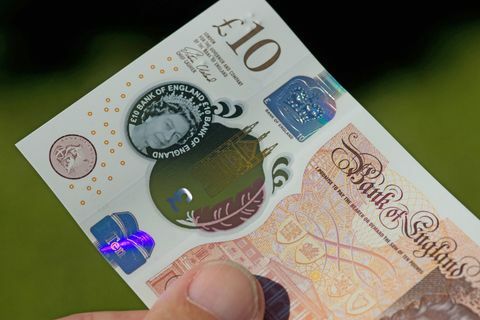 Нова банкнота номіналом 10 фунтів стерлінгів, випущена у 2017 році