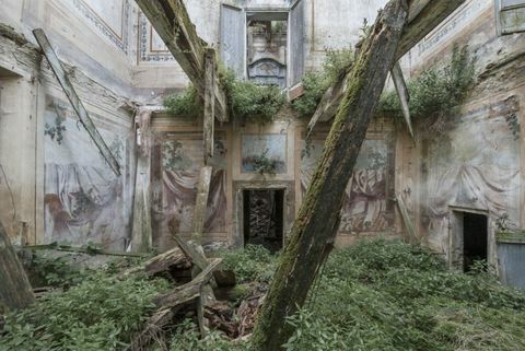 mansão abandonada sul da europa
