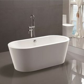 自立型の白いアクリルの浴槽