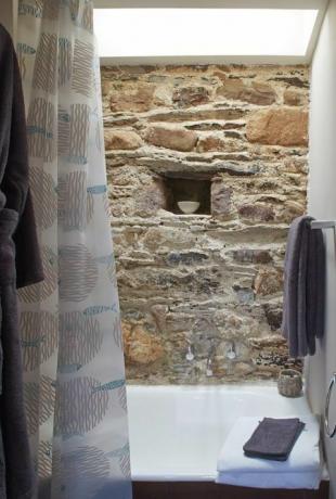 Preuređena kamena staja s dvije spavaće sobe, u blizini sela Inistioge u okrugu Kilkenny