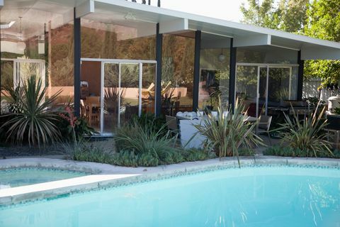 Moderný dom s bazénom