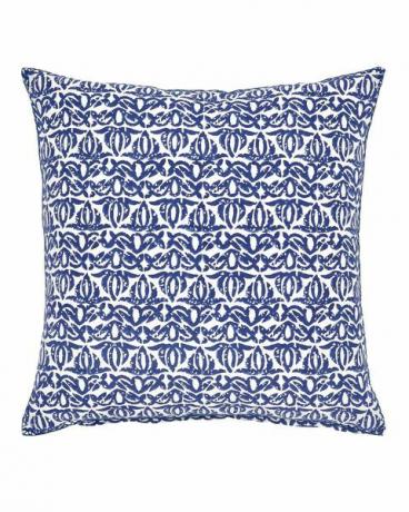 travesseiro estampado em azul e branco com uma espécie de padrão rabiscado