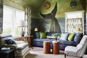 Designern Kevin Isbell fyllde denna Nantucket -stuga med färg