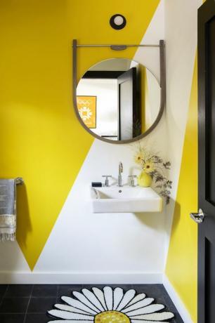 Желтый, Комната, Оранжевый, Раковина, Дизайн интерьера, Полка, Стена, Ванная комната, Недвижимость, Мебель, 