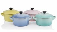 आप Le Creuset के नए संग्रह से हर टुकड़ा एक डच ओवन से कम में खरीद सकते हैं