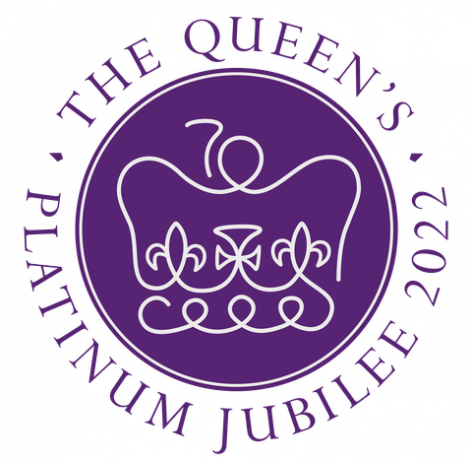a királynő platina jubileumi logója