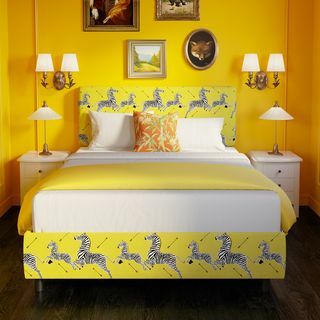 Кровать, Простыня, Спальня, Мебель, Постельные принадлежности, Желтый, Каркас кровати, Комната, Матрас, Дизайн интерьера, 