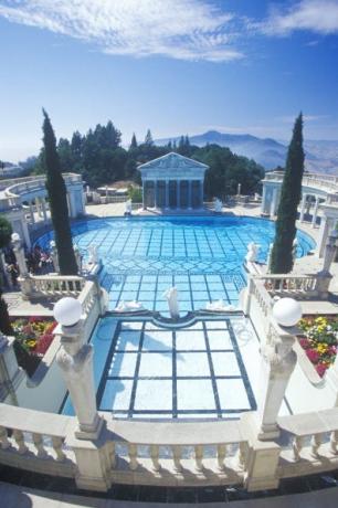 piscina Neptun la castelul Hearst, San Simeon, coasta centrală, California