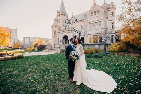 मिनियापोलिस मिनेसोटा में टर्नब्लैड हवेली उर्फ ​​अमेरिकी स्वीडिश संस्थान में एक शादी