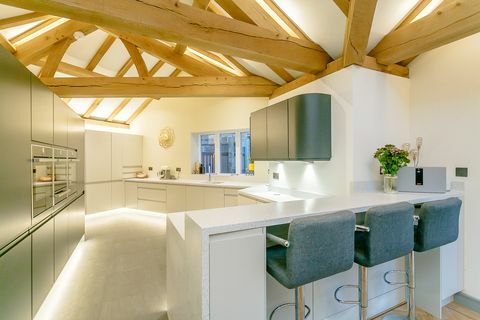 Prachtig huis met vijf slaapkamers te koop in Warwickshire