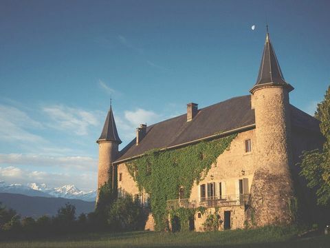 Zamek do wynajęcia we Francji