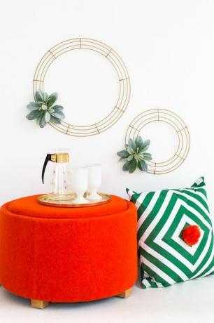Oranžna, miza, pohištvo, soba, krog, notranje oblikovanje, rastlina, klubska miza, namizni pribor, 