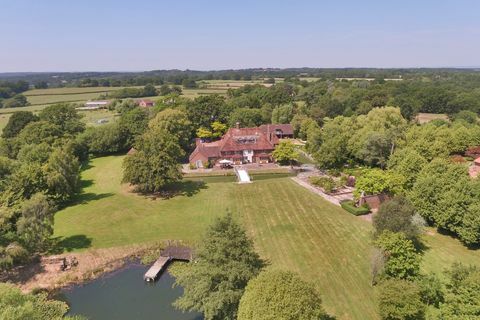 Huis met 9 slaapkamers te koop in Kent - uitzicht op het platteland met een gracht