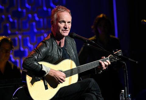 burbank, Kalifornie 28. ledna Sting hraje živě na jevišti v iheartradio live s Sting at divadlo iheartradio 28. ledna 2020 v Burbank, Kalifornie foto od Andrewa Tothgettyho obrázků pro iheartmedia