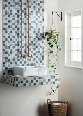 moderní koupelna původní styl benátské mozaiky