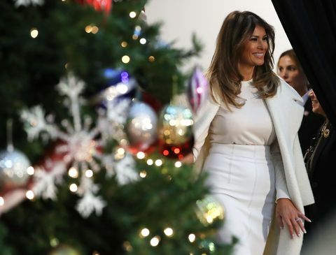 Melania Trumpová čte pacientům v dětské nemocnici DC Vánoční příběh