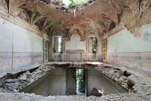 forladt palæ Italien