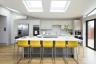 Eine moderne Küchenerweiterung voller Licht
