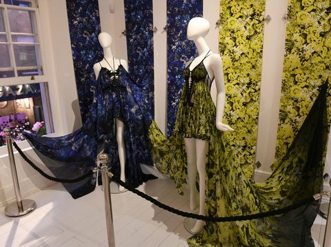 Julien McDonald hat mit Graham & Brown seine erste Couture-Tapetenkollektion auf den Markt gebracht