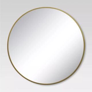 Огледало със златни рамки