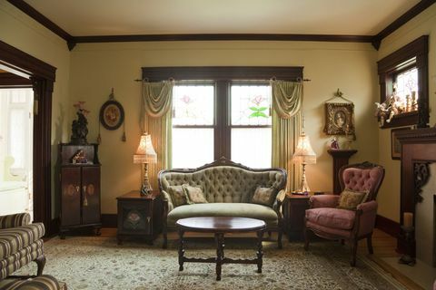 Viktoriánska formálna obývacia izba