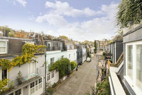 Notting Hill'de satılık aşk evi mews