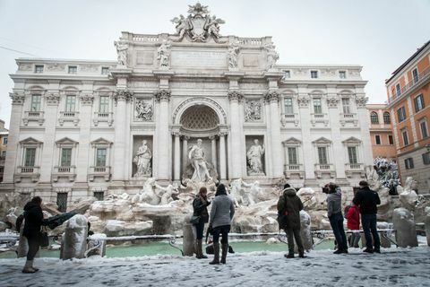 Trevi fontano sniegas Italija