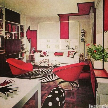 obývací pokoj s červenou šipkou