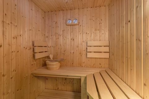 „Fielding Court“ plokščia sauna, „Tavistock Bow“