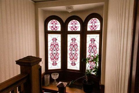 neoklasična vitražna okna v dvorcu Montana