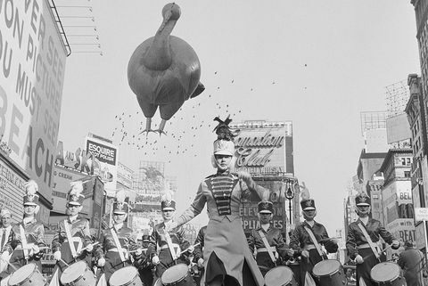 grupa un tītara balons Macy's pateicības dienas parādē 1959. gadā
