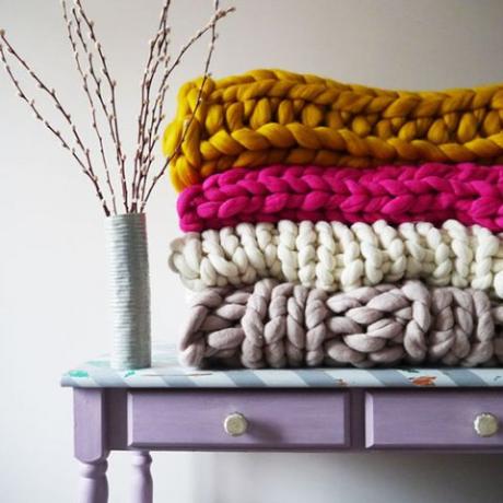 Manta de punto grueso súper suave de Lauren Aston hecha de lana merino