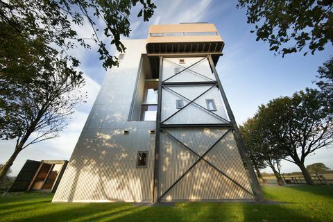 Грандиозный дизайнерский дом 2021 года, водонапорная башня Риба