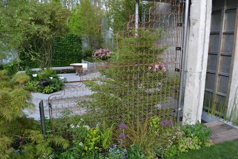 RHS Chelsea Flower Show Gardens - projekt Wasteland autorice Kate Gould