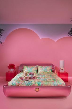Спальня, Розовый, Кровать, Простыня, Мебель, Комната, Стена, Каркас кровати, Дизайн интерьера, Постельные принадлежности, 