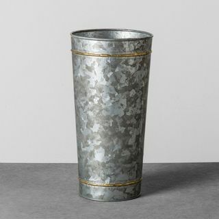 Vase aus verzinktem Metall