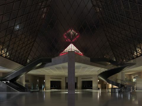 Airbnb kooperiert mit dem weltberühmten Louvre Museum in Paris, Frankreich