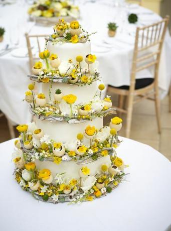 „Interflora“ vestuvių įkvėptas šaudyti citrinų žievelės pyragą