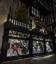 ליברטי לונדון חושפת חלונות חג המולד - ובלון קסום קסום בפנים