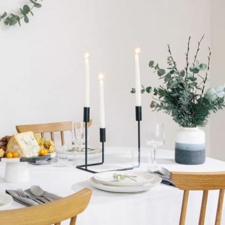 decoraciones de mesa navideñas minimalistas de estilo escandinavo