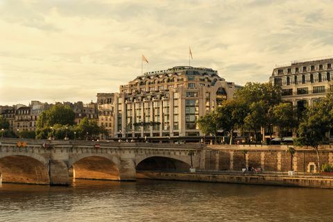 cheval blanc hotel v Paříži, řeka pont neuf seina