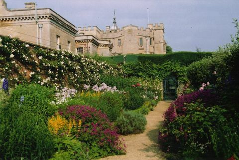 Башта, зграда, ботаника, биљка, грм, цвет, дворац, замак, ботаничка башта, уређење 