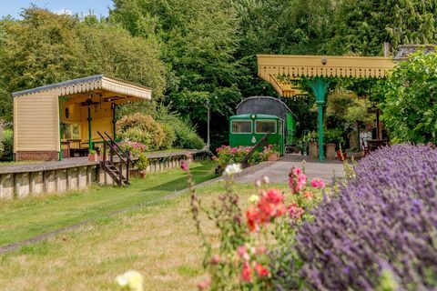Vagon de tren victorian transformat cu Mulberry Cottages