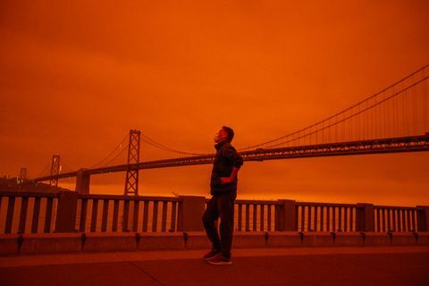 сан -франциско, 9 вересня Лісові пожежі набувають червонуватого кольору вранці в Сан -Франциско, Каліфорнія, у середу, 9 вересня 2020 р. зображення
