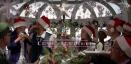 H&M získává Adriena Brodyho na vánoční reklamu „Pojďte spolu“