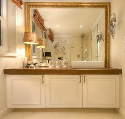 Cameră, mobilier, proprietate, dulap pentru baie, design interior, baie, dulapuri, oglindă, iluminat, accesoriu pentru baie, 