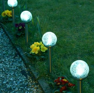 Komplet od 6 svjetlosnih rubnih svjetala od nehrđajućeg čelika Crackle Globe