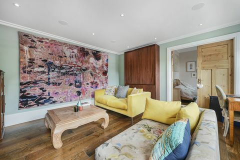 očarujúci dvojpodlažný dobový dom na predaj v Battersea, Londýn