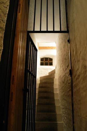 Vecā tiesa - cietuma šūnu kāpnes - Bristole - Savills