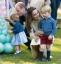 Vilmos herceg és Kate Middleton „rendkívül meghatódva” miután egy iskolás lány születésnapi partira hívta György herceget